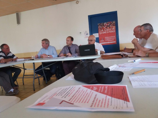 Photo : François Mas (MRC 33). Une partie des participants le 8 juillet 2017 à Saintes (17) : autour de Jean-Luc Laurent, président du MRC, de Serge Maupouet et de Jean-Luc Delcampo (MRC 17), Bruno Chevalier (MRC 44), Michel Le Creff et Ricardo Mella (MRC 17). Photo : François Mas (MRC 33). Une partie des participants le 8 juillet 2017 à Saintes (17) : autour de Jean-Luc Laurent, président du MRC, de Serge Maupouet et de Jean-Luc Delcampo (MRC 17), Bruno Chevalier (MRC 44), Michel Le Creff et Ricardo Mella (MRC 17).