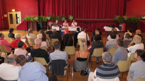 Salle de fêtes de Libourne une assemblée attentive Salle de fêtes de Libourne une assemblée attentive