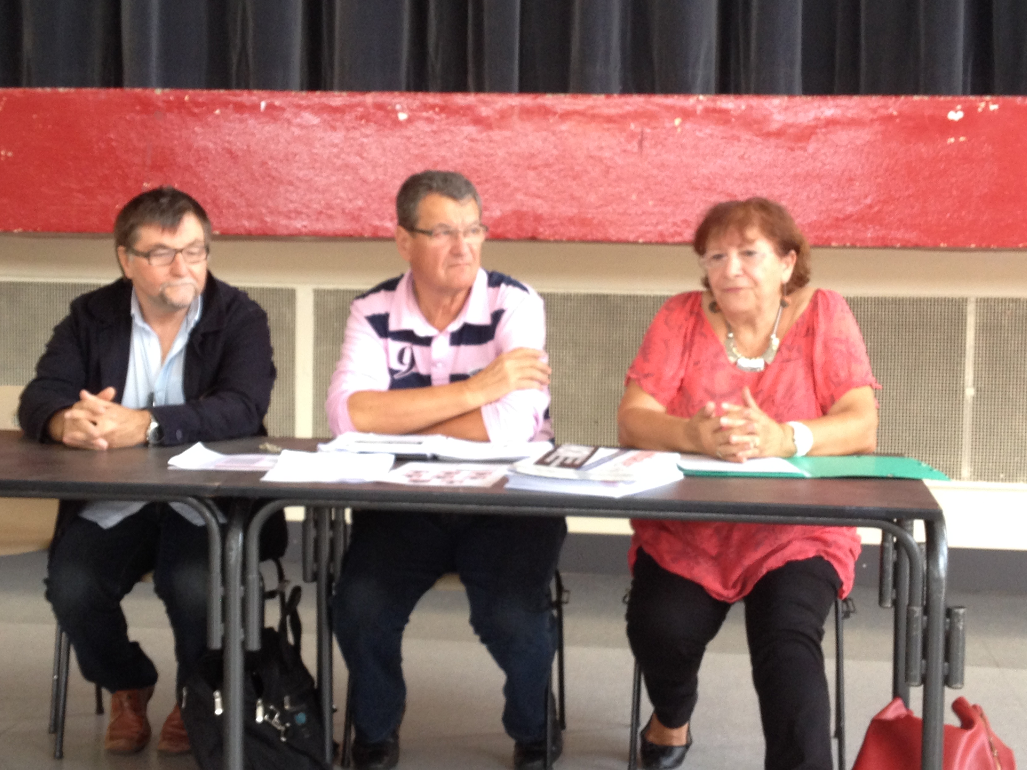 sénatoriales 28-09-2014 21 septembre 2014 salle des fêtes de Biganos:            Didier Ochoa, Pierre Augey et Francine Loubes sénatoriales 28-09-2014 21 septembre 2014 salle des fêtes de Biganos:            Didier Ochoa, Pierre Augey et Francine Loubes