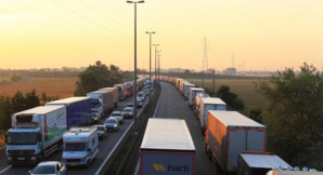 Blocage de l'A16, un cap est franchi.