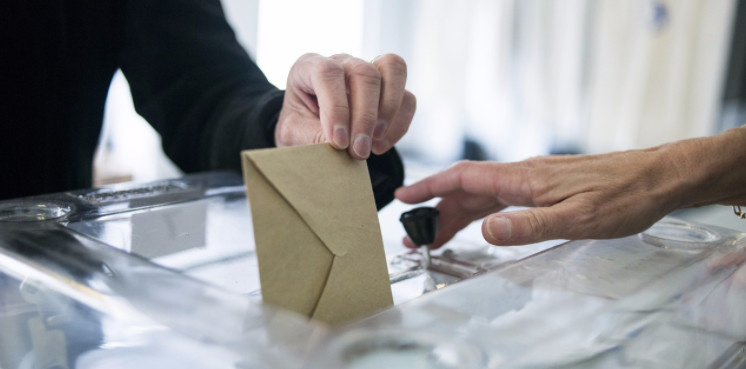 Elections législatives partielles, pour la majorité, les contradictions s'accumulent et deviennent insupportables.