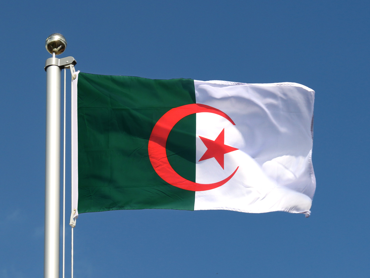 Algérie : ne pas rester sourd à la jeunesse et aux citoyens en mouvement !